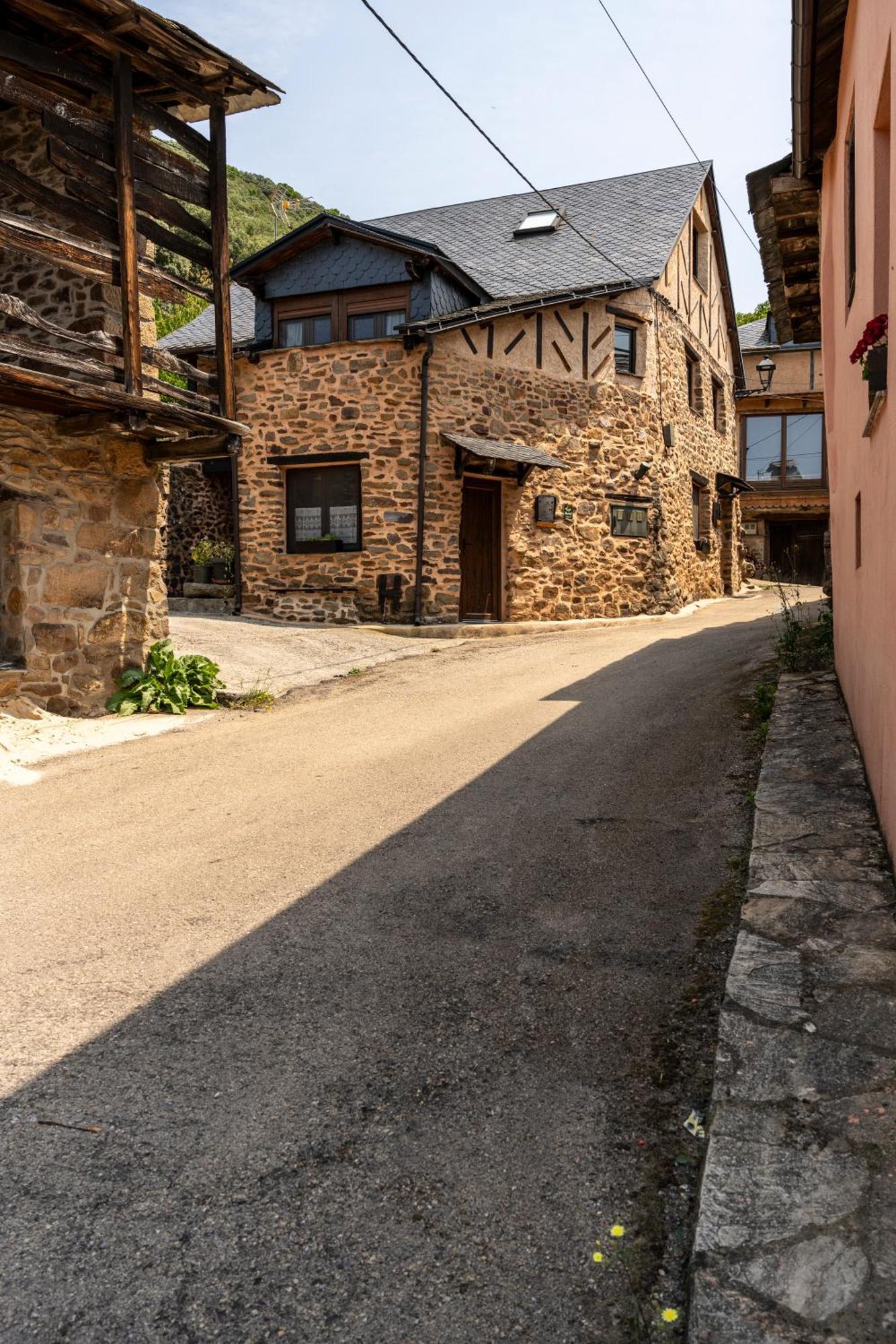 Casa De Turismo Rural Sardom2 Bembibre  المظهر الخارجي الصورة